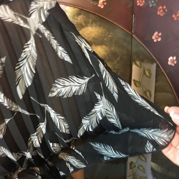 Black Blouse with Gray Palm Leaves & Faint Pleats - Picture 3 of 10